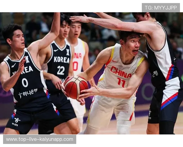 《中国体育报》：NBA选派的训练师亚洲杯期间已参与男篮训练，中国男篮亚洲杯集训