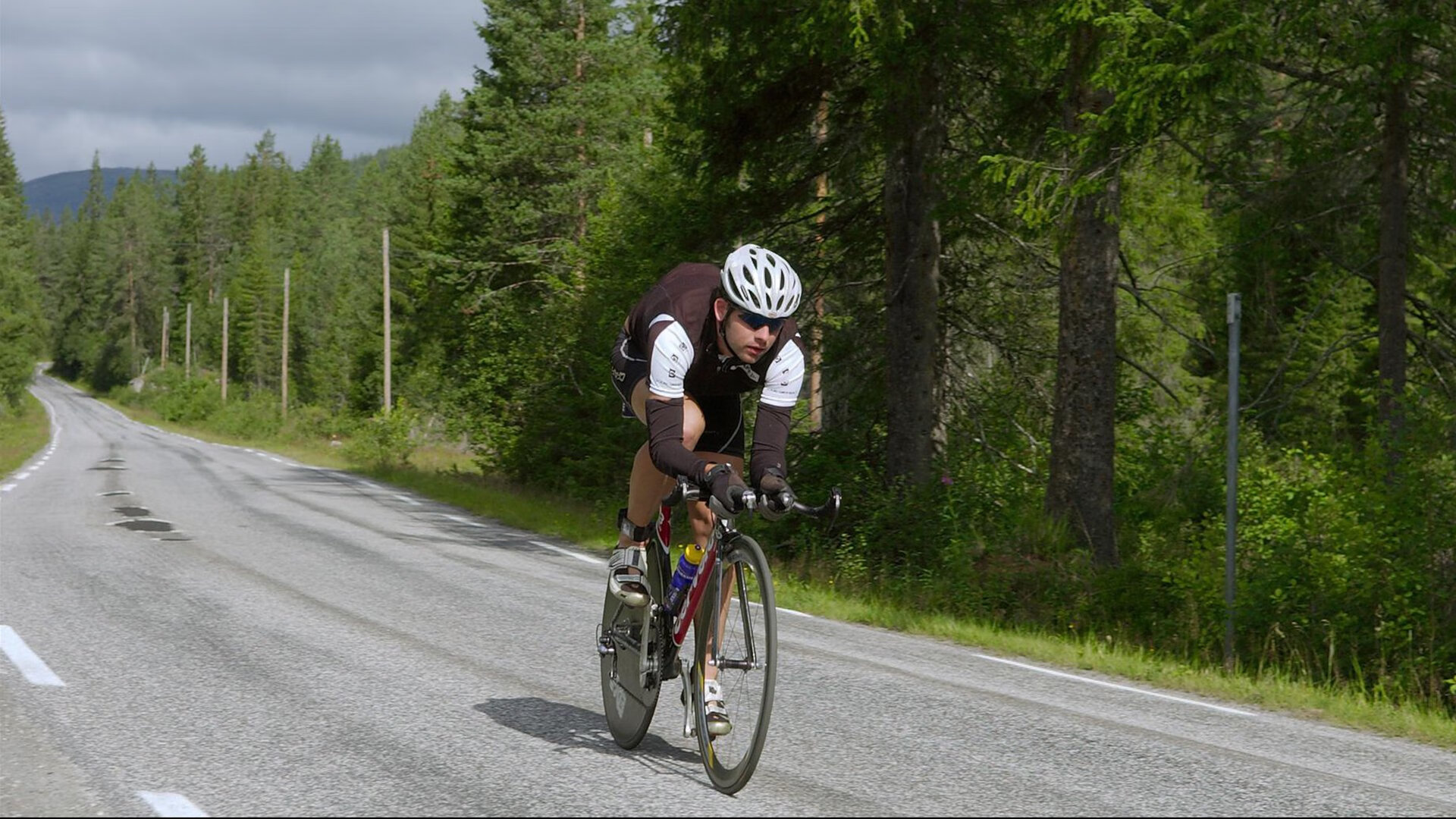 “武汉马拉松赛:决胜时刻,谁能迎风而上?”